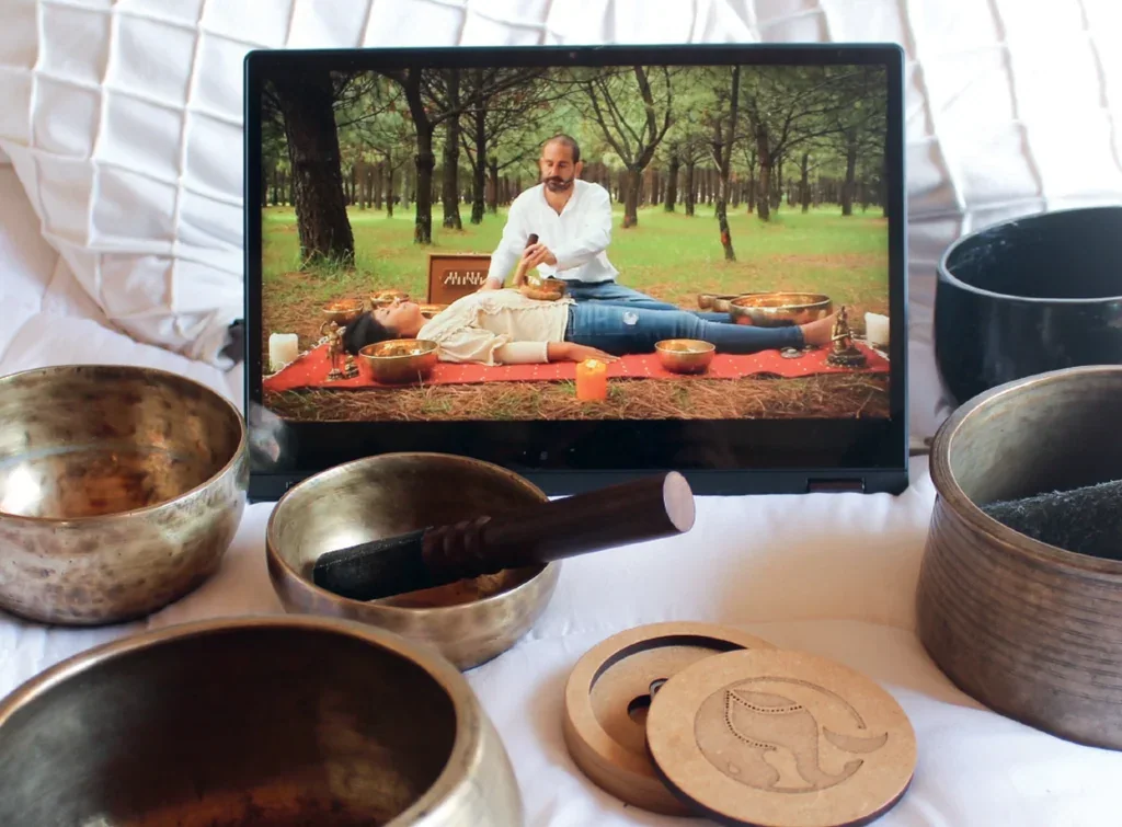 Cartel oficial de Tutorial "Convirtiéndome en Cuenco-Terapeuta" (Parte A+B) en Escuela online